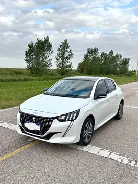 Peugeot 208 Feline 1.6 Tiptronic usado (2022) color Blanco Banquise precio $7.400.000