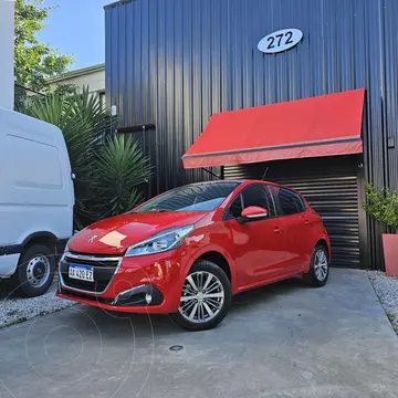 Peugeot 208 Allure 1.6 usado (2016) color Rojo precio $15.900.000