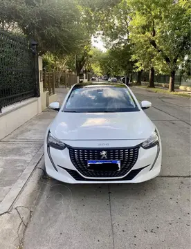 Peugeot 208 Allure 1.6 usado (2021) color Blanco financiado en cuotas(anticipo $1.500.000 cuotas desde $200.000)