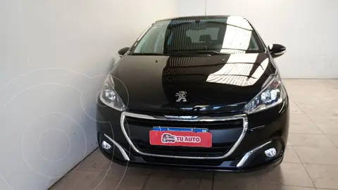 Peugeot 208 Allure 1.6 usado (2018) color Negro Perla financiado en cuotas(anticipo $7.320.000 cuotas desde $228.750)