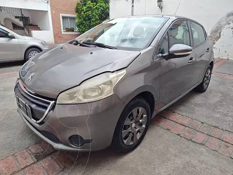 Peugeot 208 Active 1.5 usado (2015) color Gris precio $13.400.000
