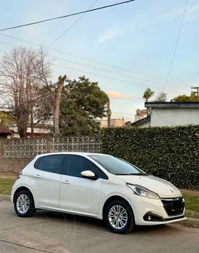 Peugeot 208 Feline 1.6 usado (2019) color Blanco Banquise precio $4.500.000