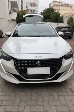 Peugeot 208 Allure 1.6 Tiptronic usado (2022) color Blanco precio $22.900.000