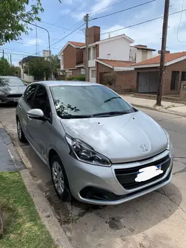 foto Peugeot 208 Active 1.6 usado (2018) color Gris Aluminium precio $3.200.000