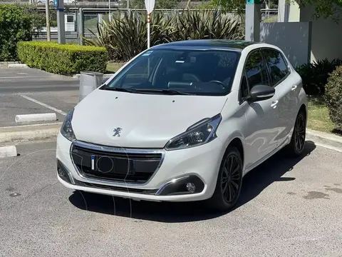 Peugeot 208 Feline 1.6 usado (2018) color Blanco Nacre financiado en cuotas(anticipo $3.000.000 cuotas desde $265.000)