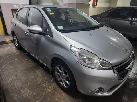 Peugeot 208 Allure 1.5 NAV usado (2014) color Gris precio u$s12.000