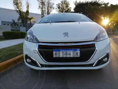 Peugeot 208 Feline 1.6 Aut usado (2019) color Blanco financiado en cuotas(anticipo $6.500.000 cuotas desde $250.000)