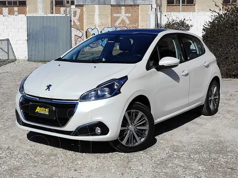 Peugeot 208 Allure 1.6 usado (2019) color Blanco financiado en cuotas(anticipo $9.800.000)