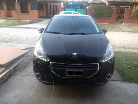 Peugeot 208 Allure 1.5 usado (2014) color Negro Perla precio $3.100.000