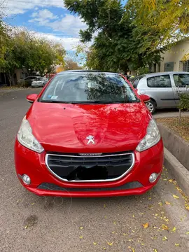 Peugeot 208 Allure 1.6 usado (2013) color Rojo Lucifer precio $13.500.000