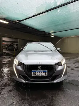 foto Peugeot 208 Feline 1.6 Tiptronic usado (2023) color Gris precio $4.000.000