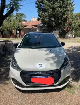 foto Peugeot 208 Feline 1.6 usado (2020) color Blanco Banquise precio $3.000.000