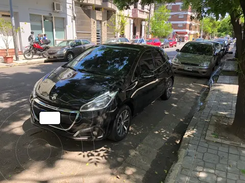 Peugeot 208 Feline 1.6 Aut usado (2018) color Negro precio u$s14.800