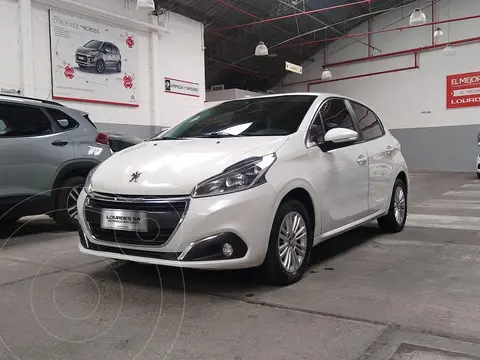 Peugeot 208 Allure 1.6 usado (2018) color Blanco precio $16.500.000