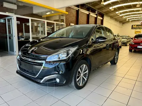 Peugeot 208 Allure 1.6 usado (2017) color Negro Perla financiado en cuotas(anticipo $3.000.000 cuotas desde $245.000)