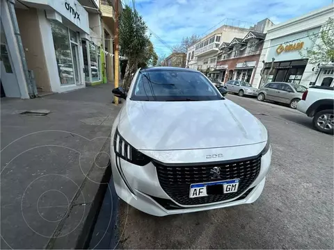 Peugeot 208 Feline 1.6 Tiptronic usado (2022) color Blanco financiado en cuotas(anticipo $1.000.000 cuotas desde $199.999)