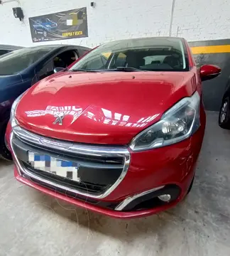 Peugeot 208 Allure 1.5 NAV usado (2017) color Rojo Rubi precio u$s11.500