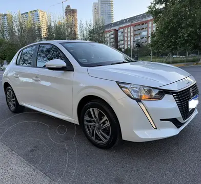 Peugeot 208 Allure 1.6 Pack usado (2023) color Blanco Nacarado financiado en cuotas(anticipo $7.500.000 cuotas desde $550.000)