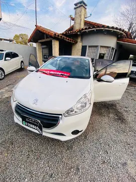 Peugeot 208 Active 1.5 usado (2014) color Blanco Nacre financiado en cuotas(anticipo $6.500.000)
