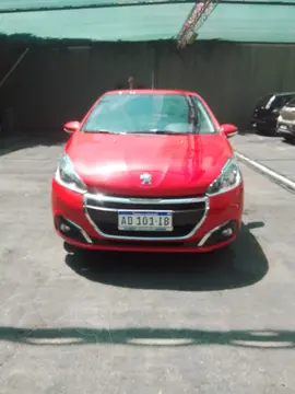 Peugeot 208 Allure 1.6 usado (2018) color Rojo Rubi precio $19.000.000