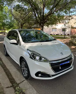 Peugeot 208 Feline 1.6 usado (2019) color Blanco Banquise financiado en cuotas(anticipo $5.000.000)