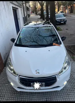 Peugeot 208 Allure 1.6 usado (2013) color Blanco Nacre precio $11.700.000