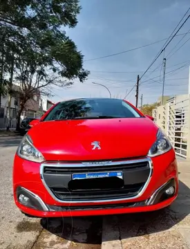 Peugeot 208 Feline 1.6 usado (2018) color Rojo Aden precio $4.000.000