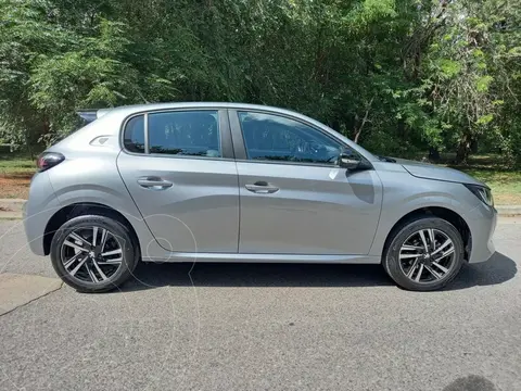 Peugeot 208 Roadtrip 1.6 Serie Especial usado (2023) color Gris Aluminium financiado en cuotas(anticipo $1.000.000 cuotas desde $250.000)