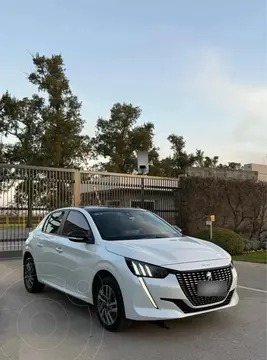 Peugeot 208 Feline 1.6 Tiptronic usado (2022) color Blanco Nacarado financiado en cuotas(anticipo $5.500.000 cuotas desde $500.000)