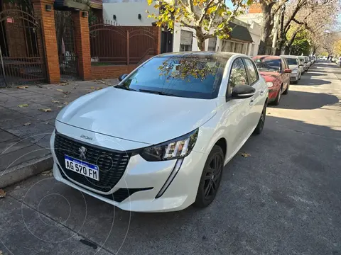 Peugeot 208 Feline 1.6 Tiptronic usado (2024) color Blanco Banquise financiado en cuotas(anticipo $6.999.999)