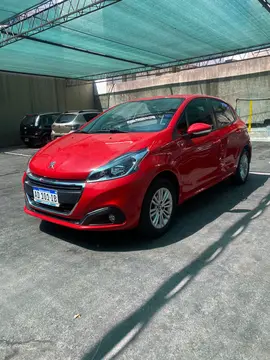 Peugeot 208 Allure 1.6 usado (2018) color Rojo Aden precio $18.500.000