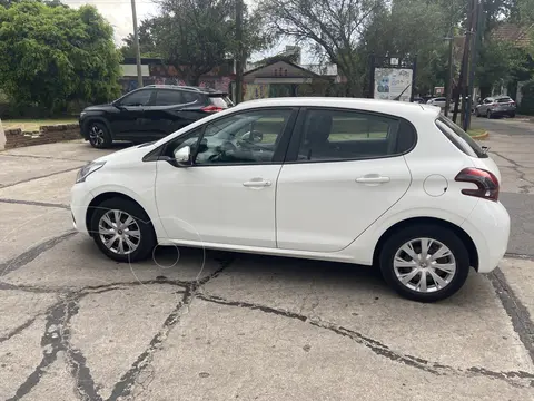 Peugeot 208 Active 1.6 usado (2019) color Blanco precio $16.600.000