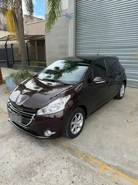 Peugeot 208 Feline 1.6 usado (2019) color Rojo financiado en cuotas(anticipo $5.600.000 cuotas desde $300.000)