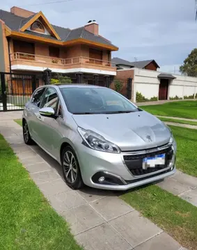 Peugeot 208 Allure 1.6 usado (2020) color Gris precio $11.210.000