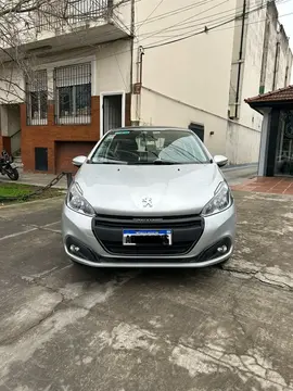 Peugeot 208 Feline 1.6 usado (2019) color Gris financiado en cuotas(anticipo $8.000.000 cuotas desde $500.000)