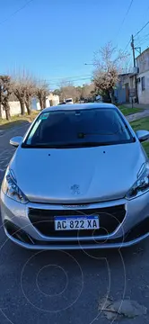 Peugeot 208 Active 1.6 usado (2018) color Gris precio $17.500.000