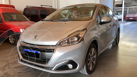 Peugeot 208 Feline 1.6 usado (2018) color Gris precio $1.600.000
