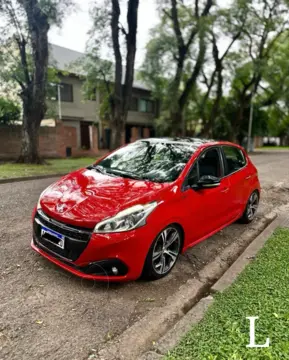 Peugeot 208 GT usado (2020) color Rojo financiado en cuotas(anticipo $6.000.000)