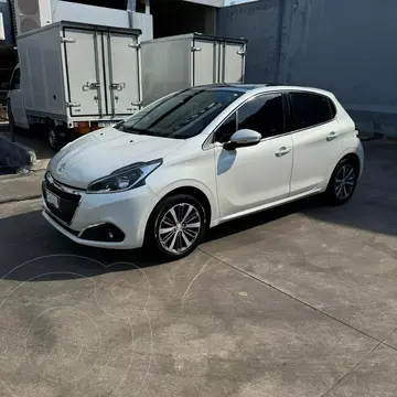 Peugeot 208 Feline 1.6 usado (2018) color Blanco Nacre precio $7.800.000