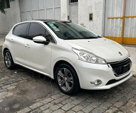 Peugeot 208 Feline 1.6 usado (2014) color Blanco precio u$s15.000