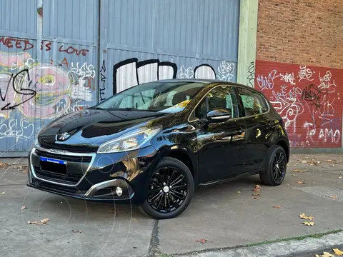 Peugeot 208 Feline 1.6 usado (2019) color Negro precio $3.000.000