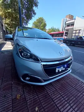 Peugeot 208 Allure 1.6 usado (2017) color Gris precio $15.500.000