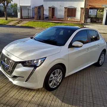 Peugeot 208 Allure 1.6 Tiptronic Pack usado (2023) color Blanco financiado en cuotas(anticipo $3.400.000 cuotas desde $260.000)