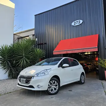 Peugeot 208 Allure 1.6 usado (2015) color Blanco precio u$s11.500