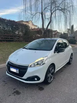 Peugeot 208 GT 1.6 THP usado (2018) color Blanco Nacre financiado en cuotas(anticipo $7.500.000)