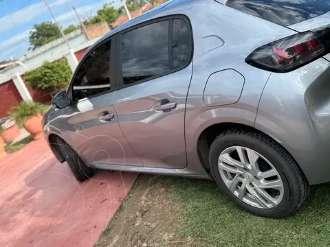 Peugeot 208 Active 1.6 usado (2021) color Gris precio $23.000.000