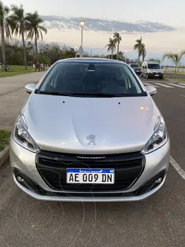 Peugeot 208 Feline 1.6 usado (2019) color Gris precio $19.500.000