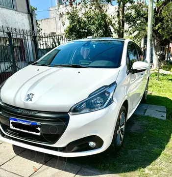 Peugeot 208 Feline 1.6 Aut usado (2019) color Blanco precio $17.500.000