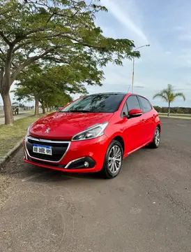 Peugeot 208 Feline 1.6 usado (2019) color Rojo precio $8.500.000