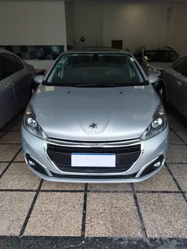 Peugeot 208 Feline 1.6 usado (2019) color Plata precio $18.900.000